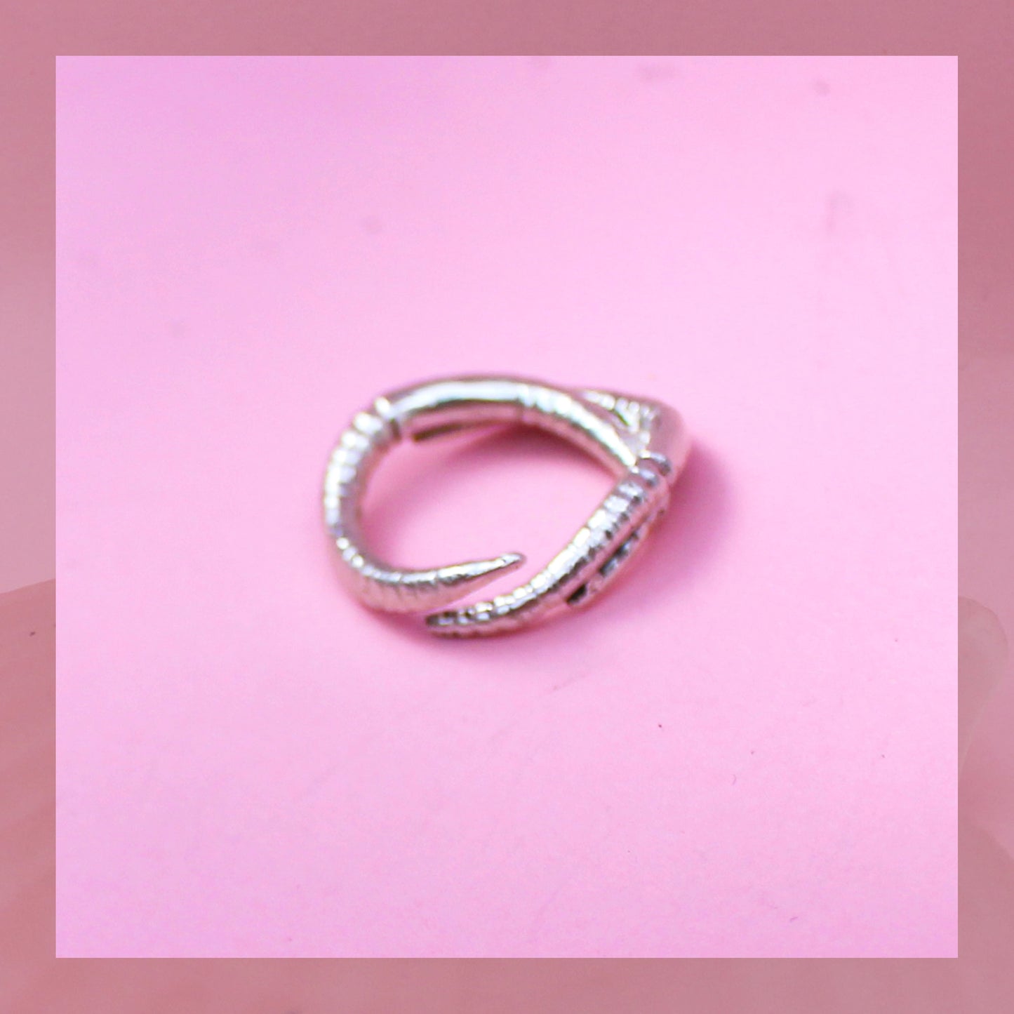 TOO SNUG RING